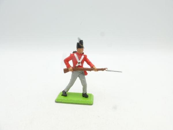 Britains Deetail English soldier advancing with bayonet