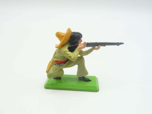 Britains Deetail Mexican kneeling firing - in rare lime green