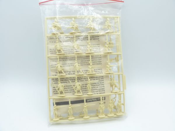 Revell 1:72 British Infantry, No. 2560 - figures complete