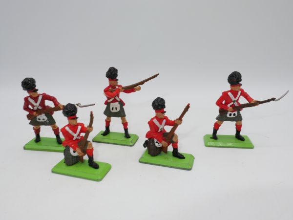 Britains Deetail 5 Highlanders on foot