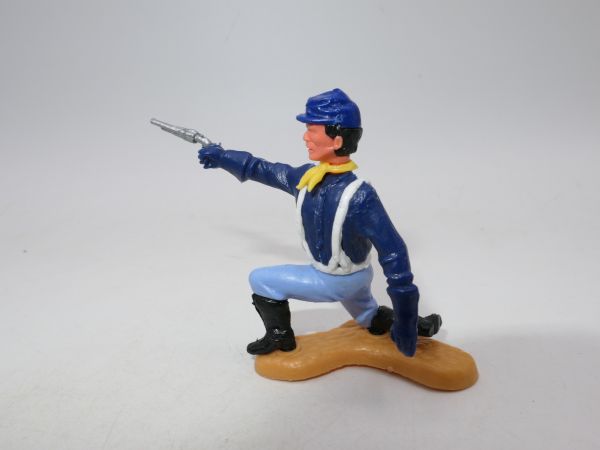 Timpo Toys Northerner 3rd version kneeling and firing pistol