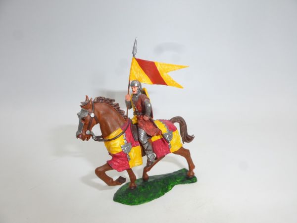 Norman standard bearer on horseback - great modification to 4 cm figures