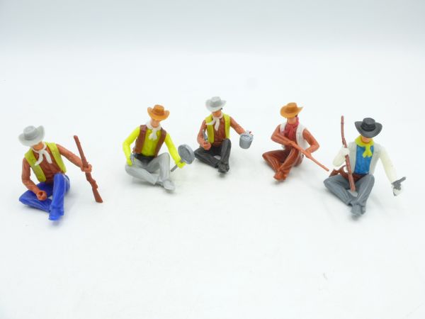 Elastolin 5,4 cm 5 Cowboys sitting with weapons + accessories
