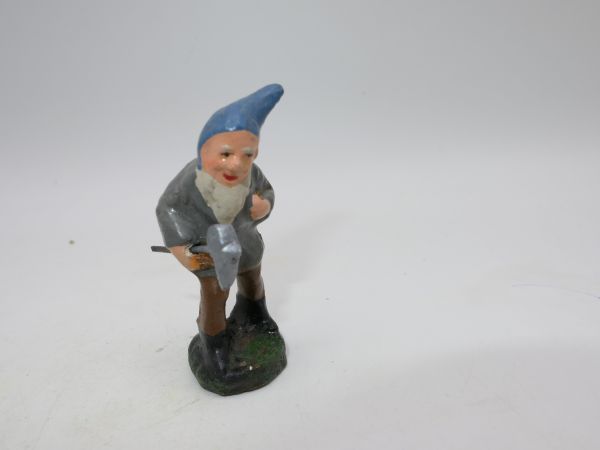 Fairy tale figure (dwarf) with hammer, size approx. 5.5 cm