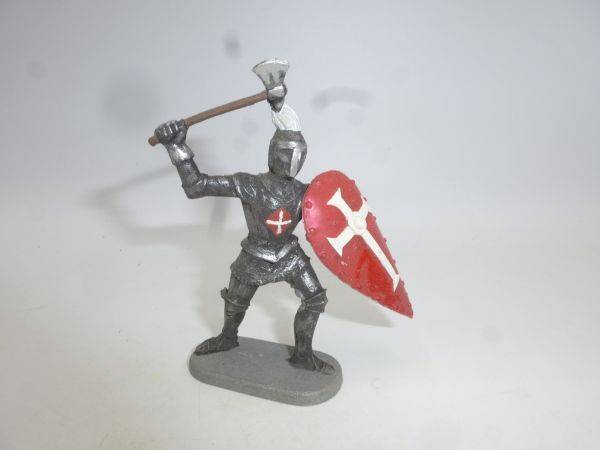 Knight lunging with battle axe + shield - great 7 cm modification
