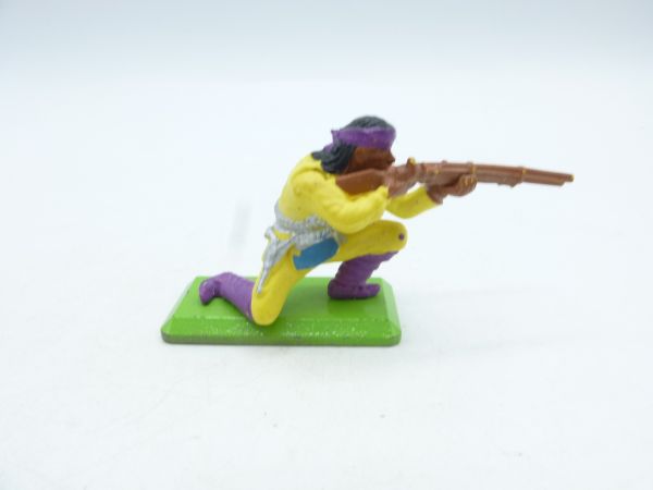 Britains Deetail Arab kneeling shooting, yellow/purple