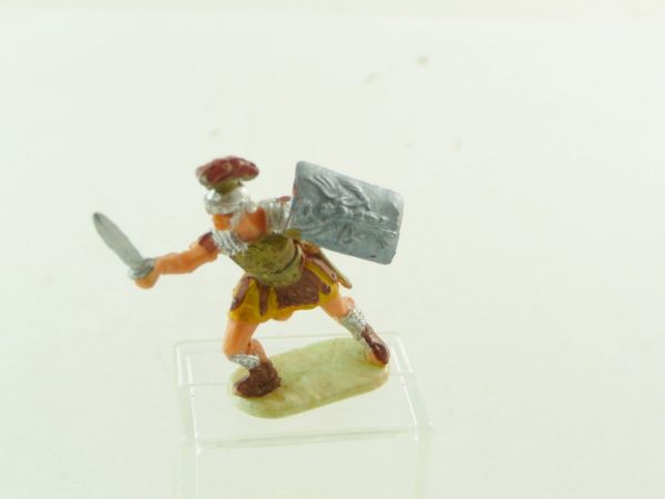 Elastolin 4 cm Legionnaire attacking with sword, No. 8424 - early figure