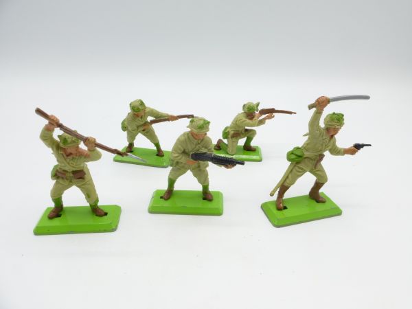 Britains Deetail Nice set of Japanese soldiers (5 figures)
