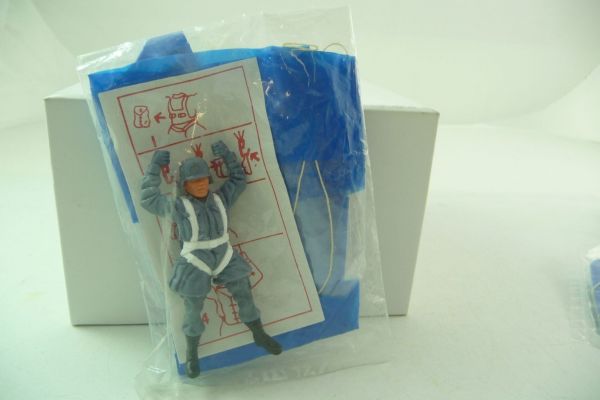 Timpo Toys Fallschirmspringer mit blauem Fallschirm