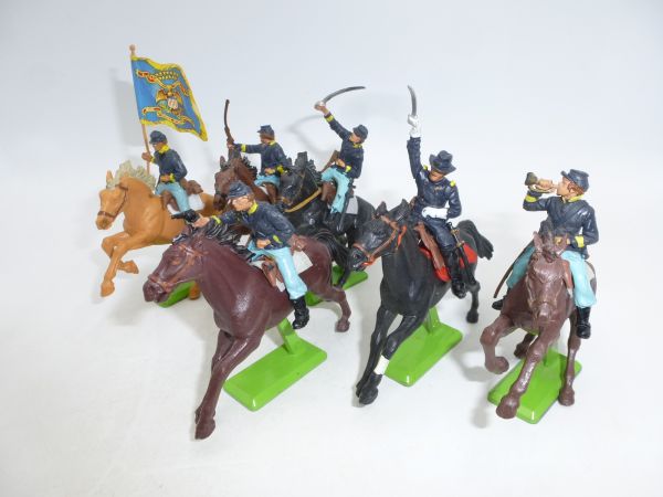 Britains Deetail Union Army Soldiers riding (6 figures) - nice set