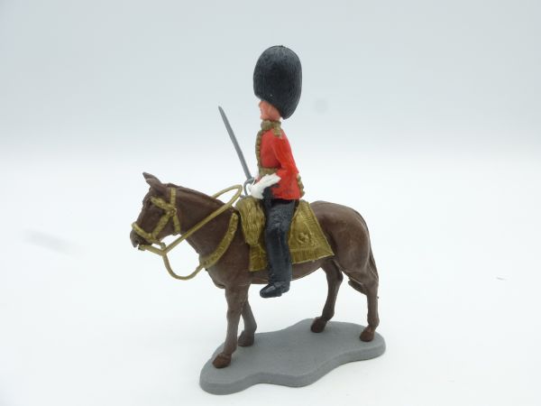 Timpo Toys Gardist / Offizier auf seltenem dunkelbraunen Pferd mit Säbel
