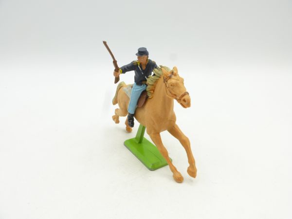 Britains Deetail Union Army Soldier on horseback, rifle high