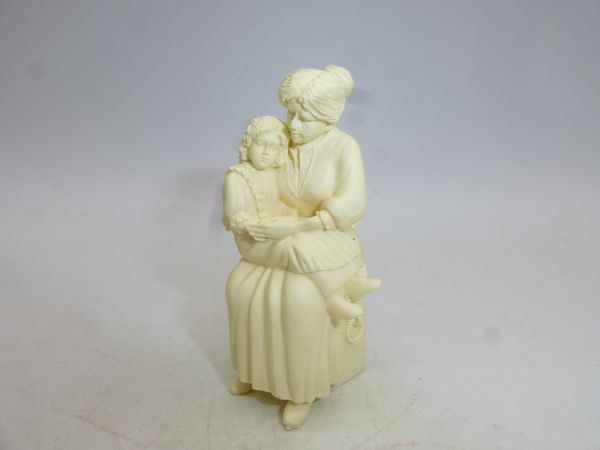 Settler / woman with child on her lap - resin, unpainted