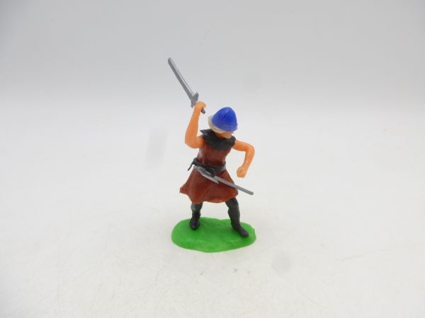 Elastolin 5,4 cm Norman striking with sword, further weapon in belt