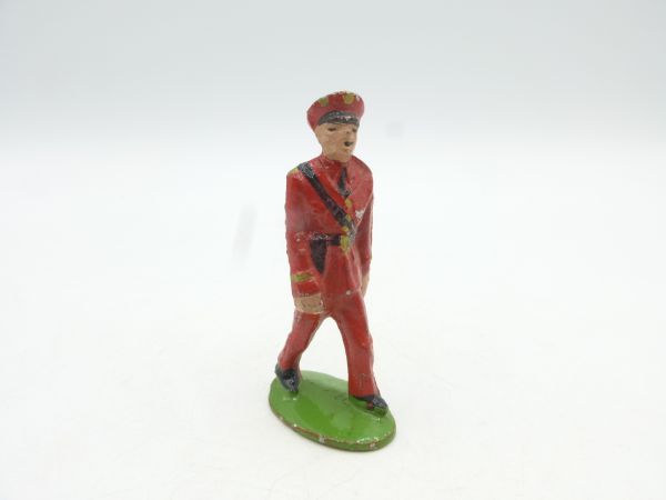 Soldier walking, height approx. 5,5 cm - used