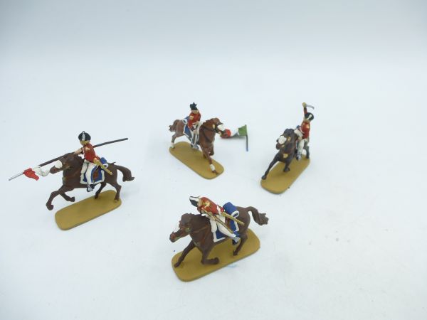 4 Napoleonic soldiers on horseback, 1:72 scale