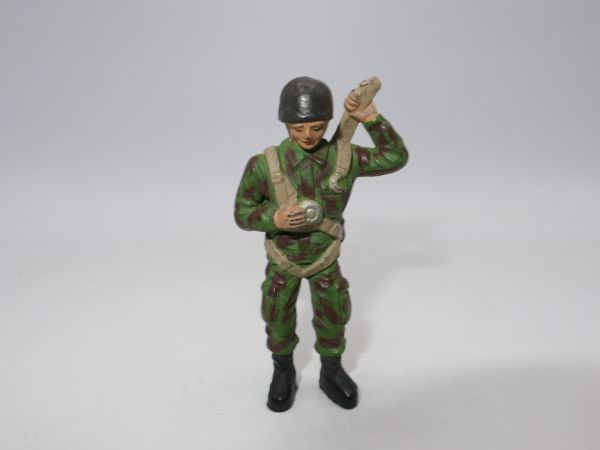 Leyla Soldat / Fallschirmspringer (Kunststoff, 7 cm Größe, wie Elastolin)