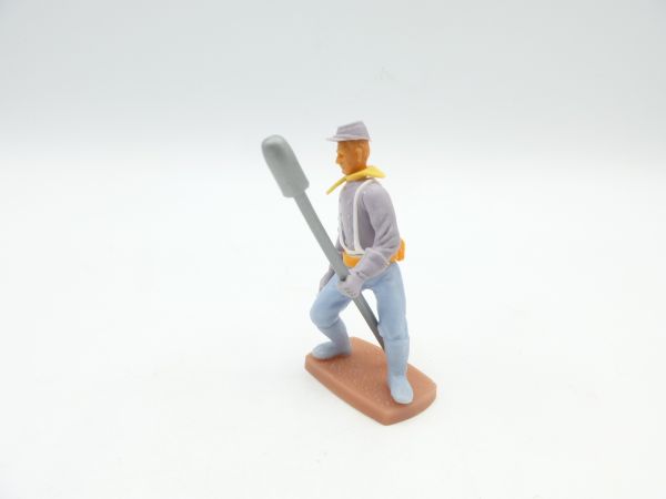 Plasty Confederate Army soldier with barrel cleaner
