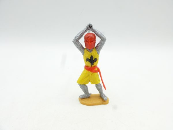 Timpo Toys Medieval knight yellow/red, striking ambidextrously overhead