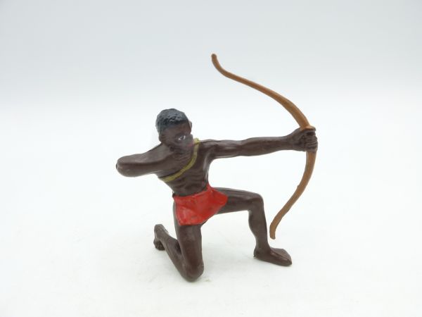 Preiser 7 cm African kneeling with bow, no. 8206 (red trousers)