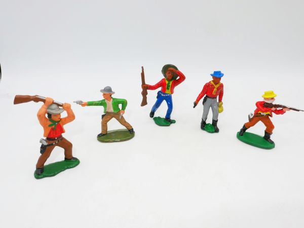 Group of Cowboys on foot (5 figures)