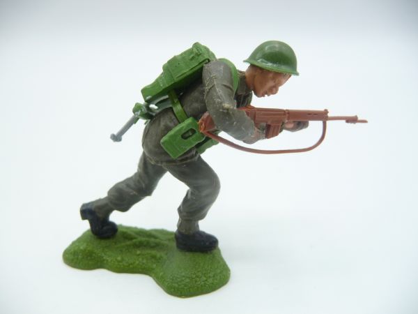Britains Swoppets British soldier going forward with rifle (made in England)