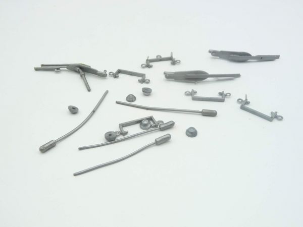 Timpo Toys Large amount of spare parts for cannons / guns