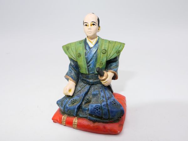 Samurai sitting (plastic), total height 7.5/8 cm
