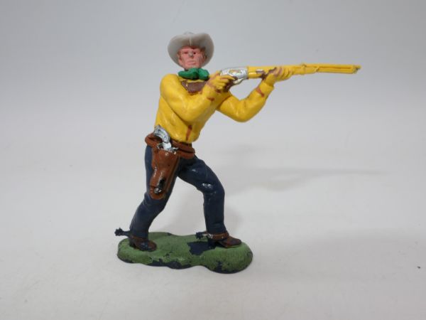 Britains Swoppets Cowboy standing and shooting