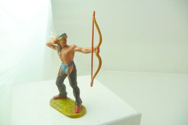 Elastolin 7 cm Indian standing with bow, No. 6880, vers. 2, J-figure