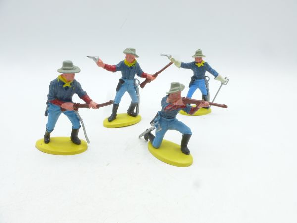 Britains 4 soldiers 7th Cavalry on foot (made in HK) - set