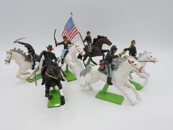 Britains Deetail Set of Northerners riding (6 figures)