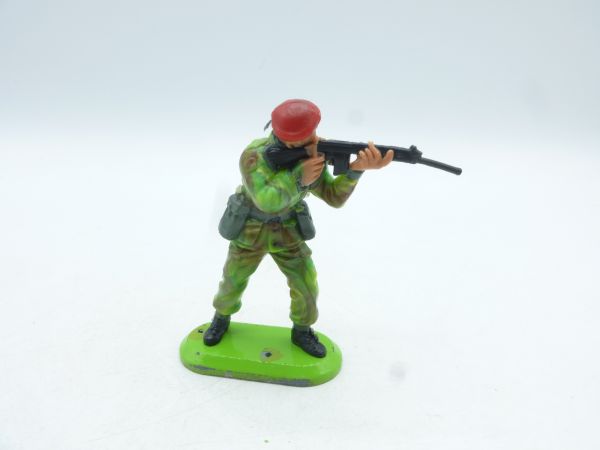 Britains Deetail Paratroopers, soldier standing shooting