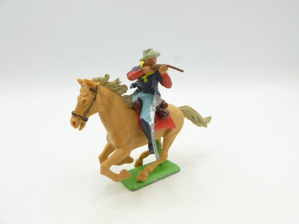 Britains Deetail Soldier 7th Cavalry on horseback, shooting rifle