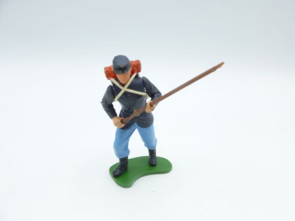 Britains Swoppets Union Army soldier going forward with rifle