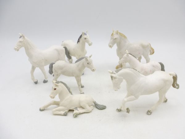 Britains Group of horses + foals (white)