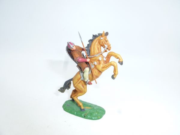 4 cm Normanne zu Pferd (aufsteigend) mit Lanze + Schild