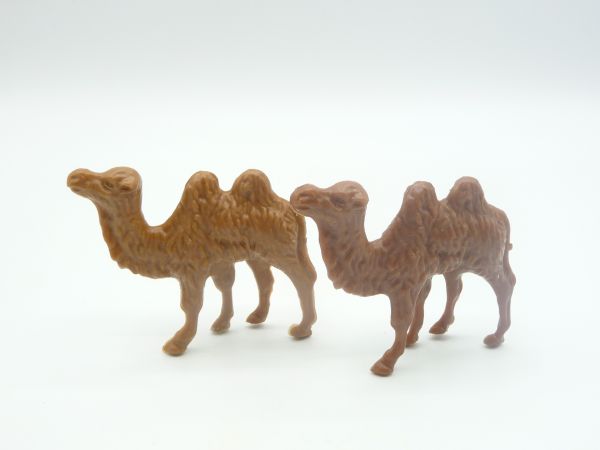 Domplast Manurba 2 bactrian camels