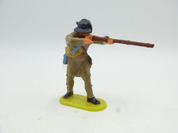 Elastolin 4 cm Trapper standing shooting, No. 6966 - early figure