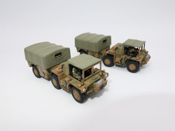 Roco Minitanks 2 vehicles with trailers - great collector's painting