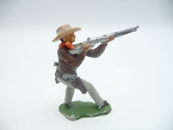 Britains Swoppets Cowboy firing standing (made in France)