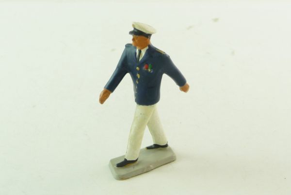 Starlux Naval officer marching