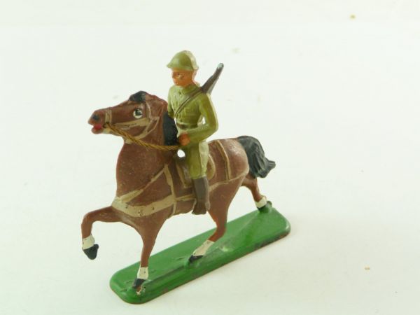Starlux Soldier riding - great condition