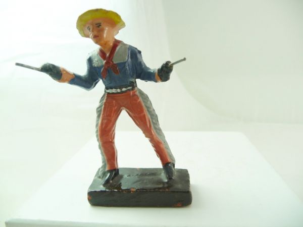 Leyla Cowboy standing, firing with 2 pistols - great figure, see photos