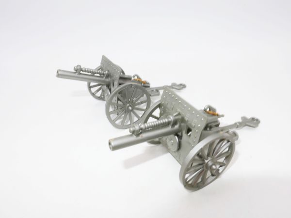 2 plastic cannons, length 11 cm (made in Italy)
