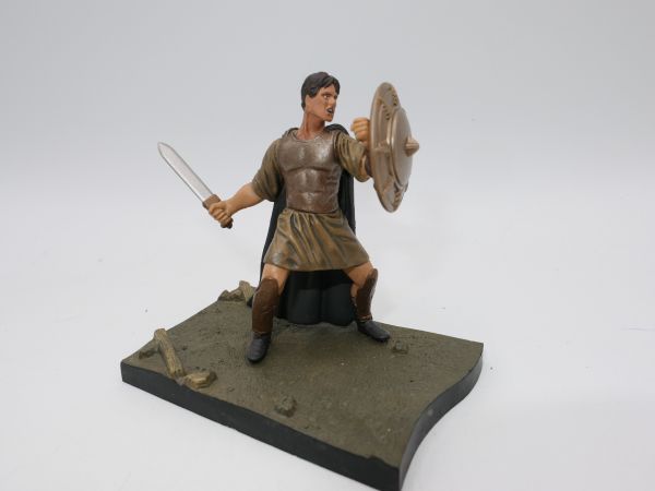 Roman legionnaire fighting (plastic, 8 cm series)
