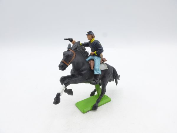 Britains Deetail Union Army Soldier on horseback, firing pistol