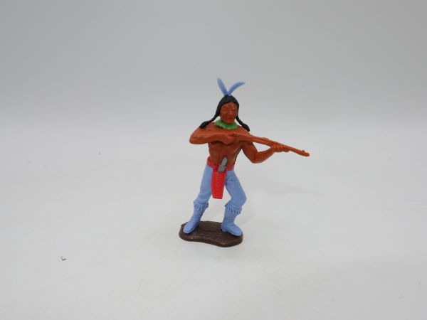 Timpo Toys Indian 3rd version standing, shooting rifle - great base plate
