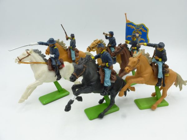 Britains Deetail Set of Union Army Soldiers on horseback