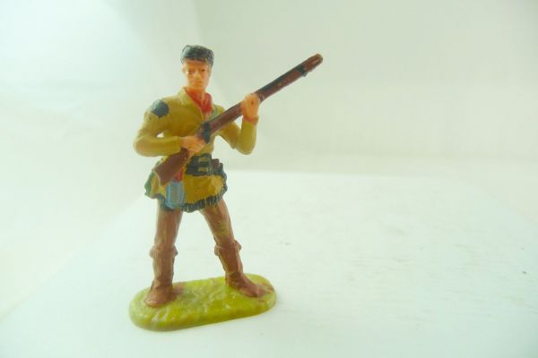Elastolin 4 cm Trapper standing with rifle, No. 6980